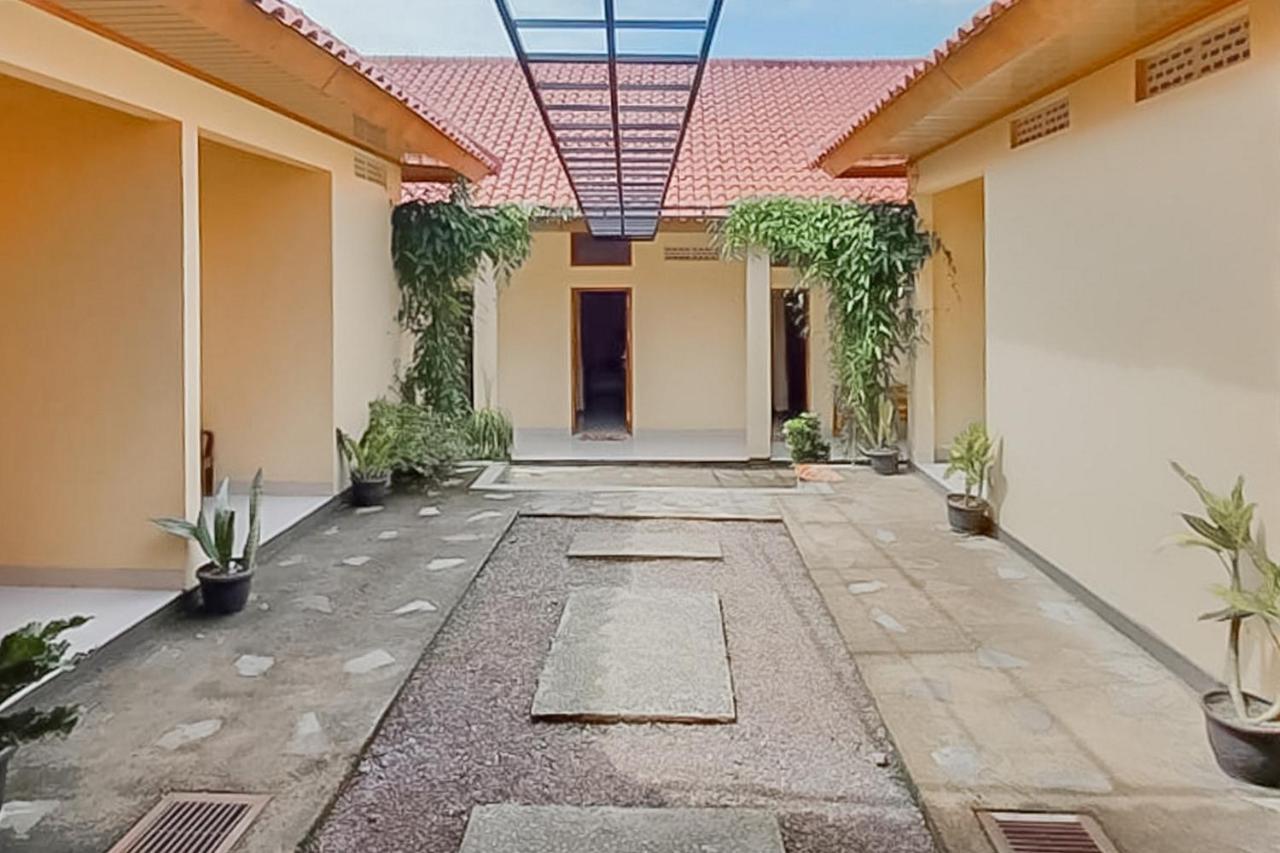 فندق Reddoorz Syariah Near Tugu Lampu Gentur سيانجور المظهر الخارجي الصورة